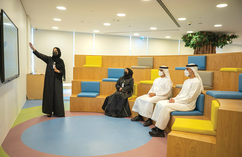 خالد بن محمد بن زايد يدشن مقر مركز جبل حفيت المجتمعي 