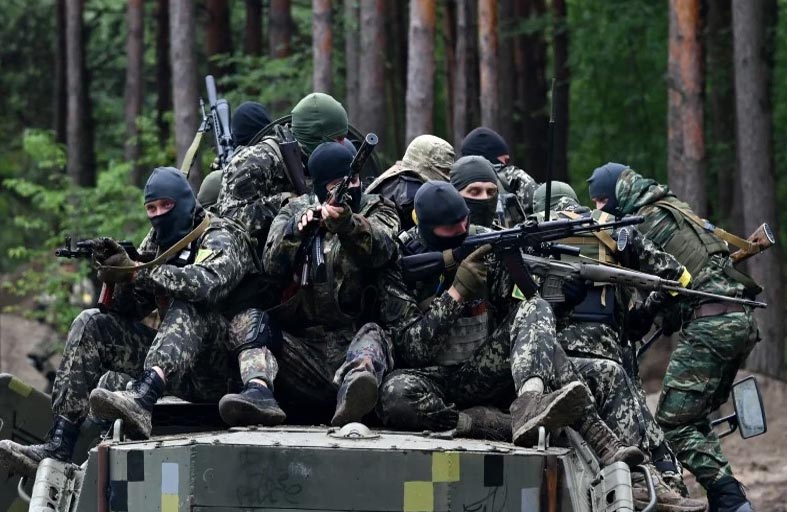 بلومبرغ: انتصارات أوكرانيا تجعل الحرب أكثر خطورة