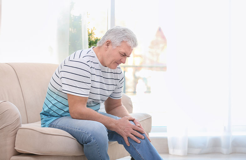 ألم الركبة.. الأعراض والأسباب وطرق الوقاية