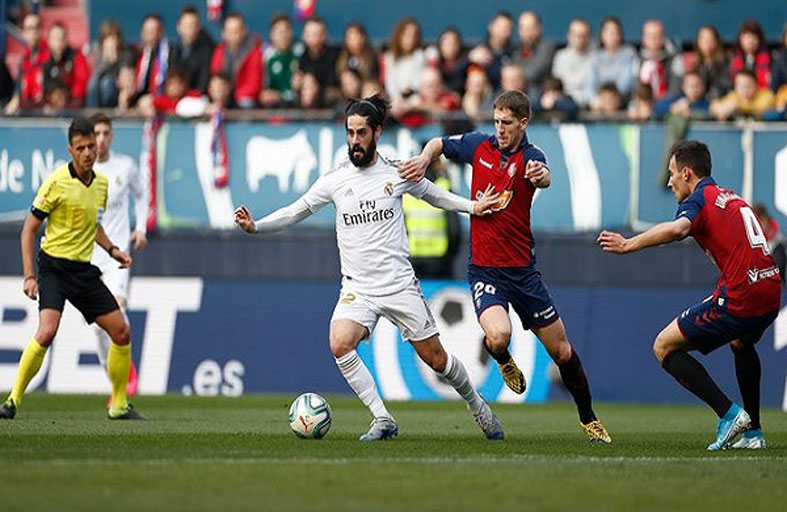ريال مدريد وبرشلونة يعوضان خروجهما من الكأس 
