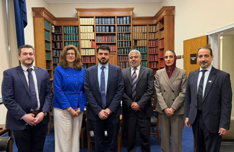 وفد حكومي إماراتي يعرض نموذج تصفير البيروقراطية والتحول الرقمي ويبحث تعزيز الشراكات المعرفية