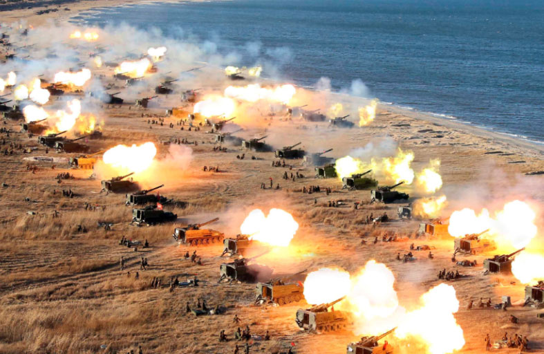 كوريا الشمالية تطلق 200 قذيفة على حدود بحرية 