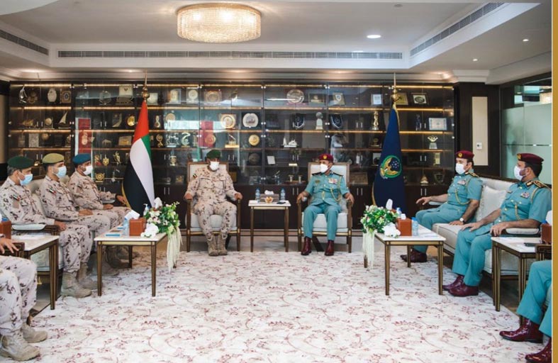 وزارتا الداخلية والدفاع تبحثان تعزيز التعاون المشترك في مجال العمليات
