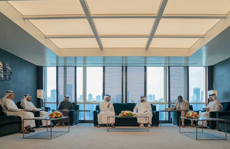 سلطان بن أحمد القاسمي يلتقي رئيس دائرة التنمية الاقتصادية بالشارقة
