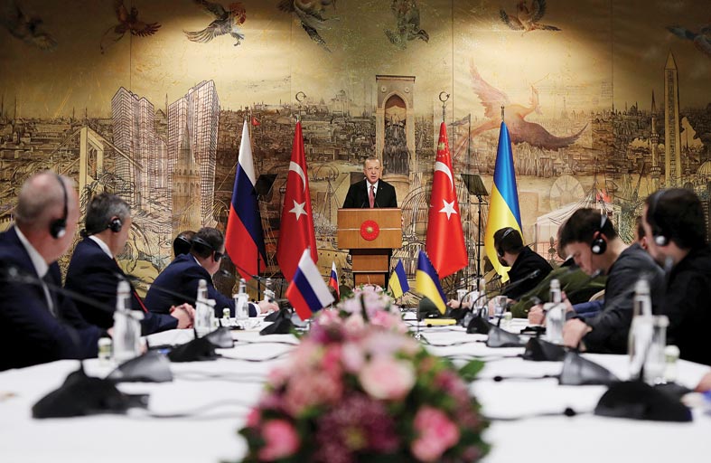 أوكرانيا توافق على وضع الحياد.. ومشاورات 15 سنة حول القرم!