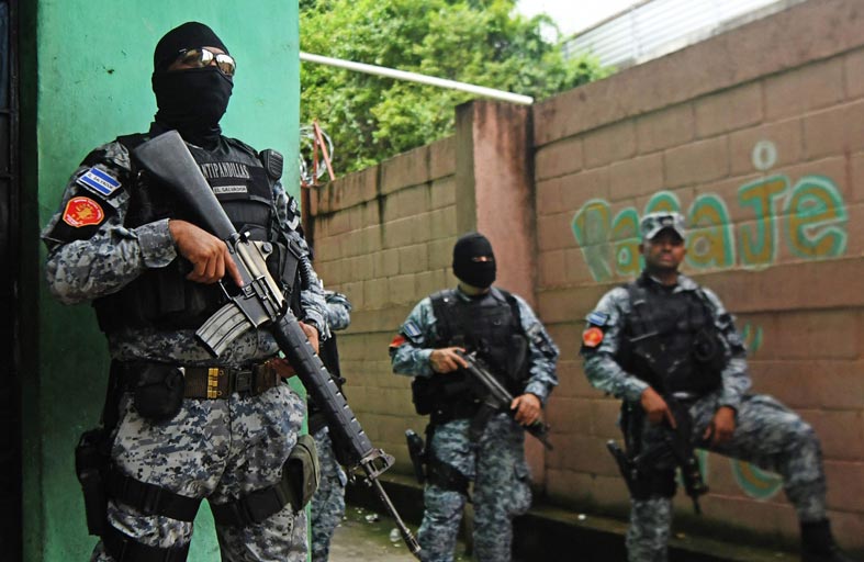 عملية عسكرية واسعة ضد العصابات في سان سلفادور 