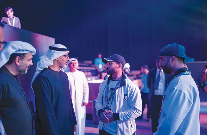 خالد بن محمد بن زايد يشهد جانباً من منافسات الألعاب الرقمية الهجينة في «دورة ألعاب المستقبل 2025» 