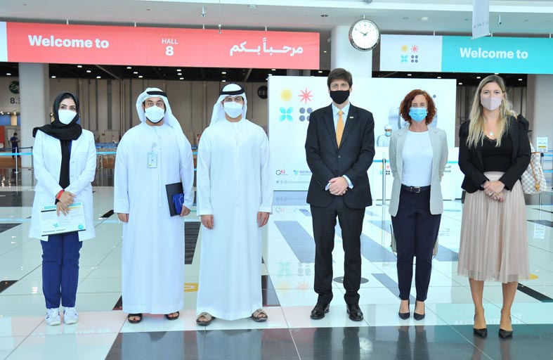 السفير البريطاني لدى الدولة يطلع من «صحة» على آخر التطورات الخاصة بتجارب لقاح كوفيد - 19 