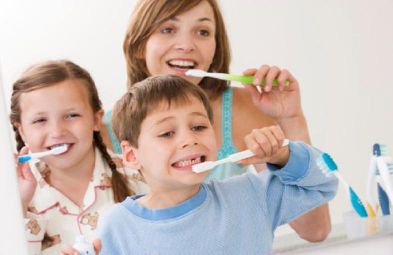 الطرق الصحيحة لتفريش الاسنان واختيار الفرشاة الانسب لك