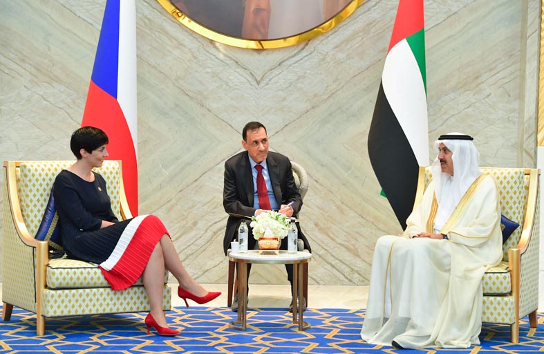 صقر غباش يبحث تعزيز العلاقات الثنائية مع رئيسة مجلس النواب التشيكية