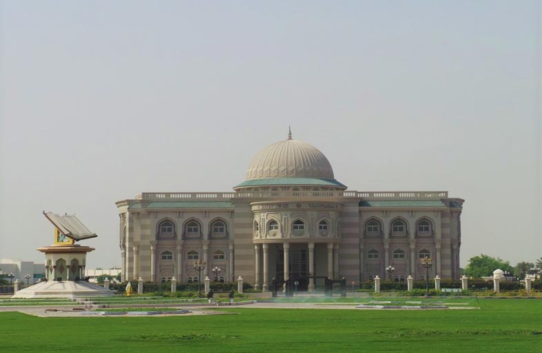 مكتبات الشارقة العامة تفتح مكتبتها الإلكترونية مجاناً أمام القراء من مختلف دول العالم