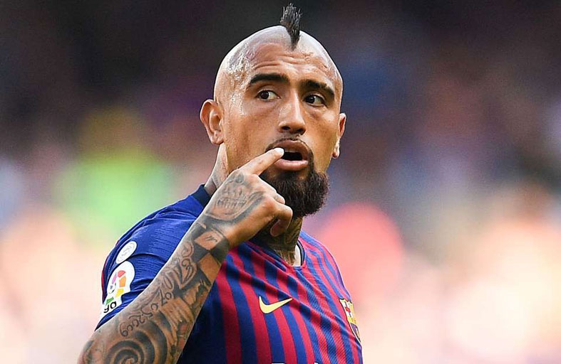 فيدال: لست طفلاً صغيراً.. وأمام برشلونة 11 نهائياً