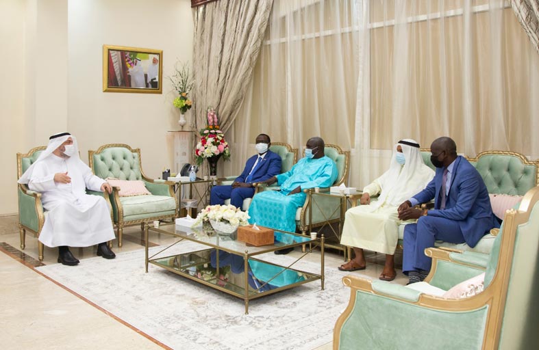 الجامعة القاسمية تستقبل سفير جمهورية غامبيا وتطلعه على البرامج التعليمية المقدمة للطلبة  