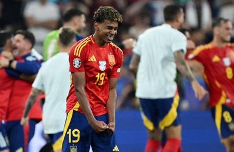 مدرب منتخب إسبانيا: يامال «عبقري» يجب الاعتناء به