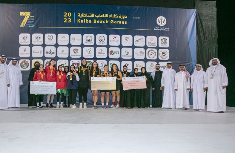 سعيد بن صقر القاسمي يتوج الفائزين بمنافسات اليوم الرابع لدورة كلباء للألعاب الشاطئية 