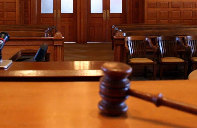 إيقاف 4 محاميات لتشاجرهن داخل محكمة