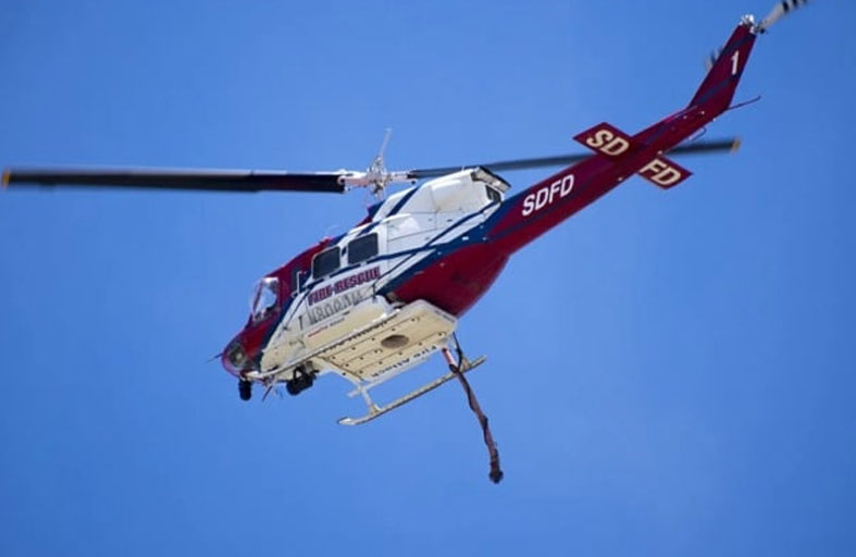 يسقط من ارتفاع 50 قدماً ويظل معلقاً 6 ساعات