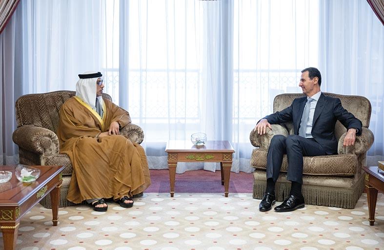 منصور بن زايد يلتقي الرئيس السوري على هامش القمة العربية في جدة