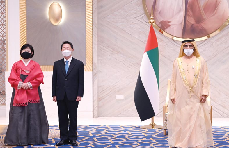 محمد بن راشد يتسلم أوراق اعتماد سفير كوريا الجنوبية 