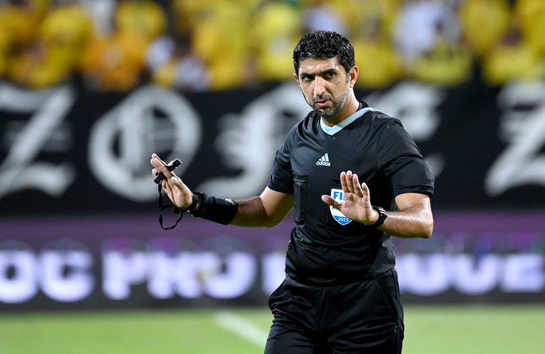 أربع مشاركات لقضاة ملاعبنا في دوري أبطال آسيا