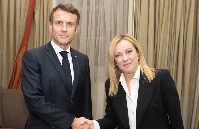 ميلوني في باريس لإصلاح العلاقات المتوترة