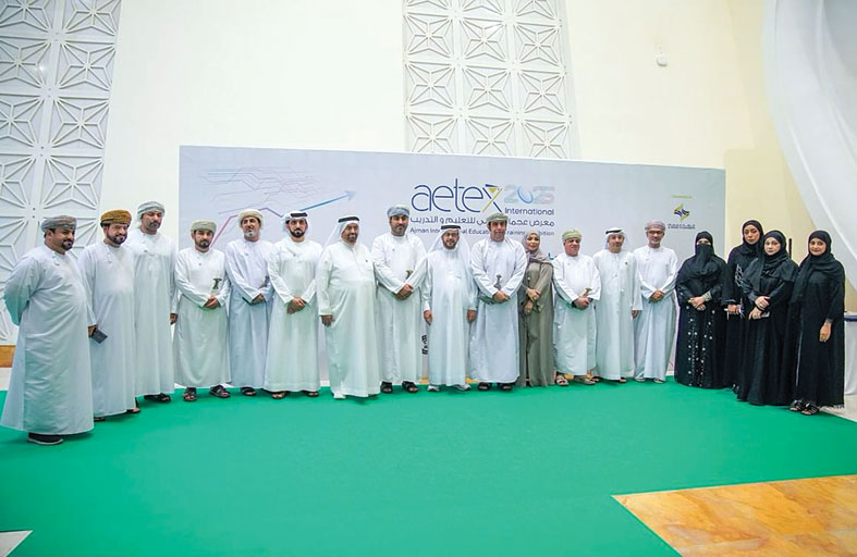 معرض عجمان للتعليم والتدريب 2025 يشهد إقبالا طلابيا حاشدا