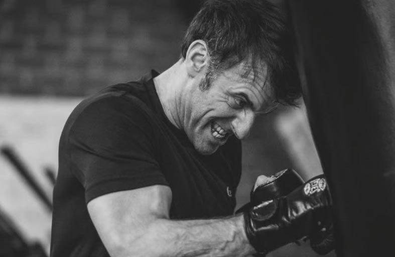 ماكرون ملاكمًا.. هل هي رسالة للرئيس الروسي؟ 