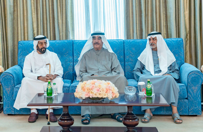 حاكم أم القيوين يتقبل التعازي من طحنون بن محمد في وفاة محمد بن حميد عبدالرحمن الشامسى