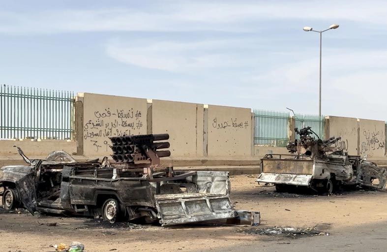  أي دور لأمريكا والصين وروسيا لمنع حرب أهلية في السودان؟