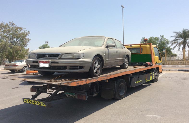 بلدية مدينة أبوظبي تنظم حملة توعوية للحفاظ على المظهر العام في الوثبة من السيارات المهملة