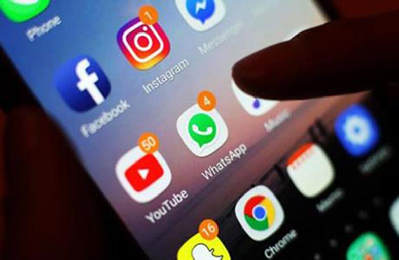 أشياء يجب عدم مشاركتها مع أطفالك في مواقع التواصل