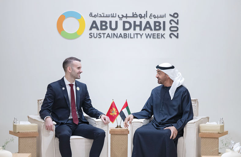 رئيس الدولة يلتقي رئيس وزراء مونتينغرو خلال فعاليات «أسبوع أبوظبي للاستدامة» 