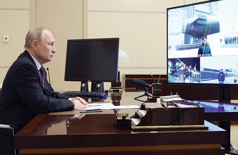 صفارات الإنذار تدوي.. أكثر من 100 صاروخ تستهدف أجواء أوكرانيا