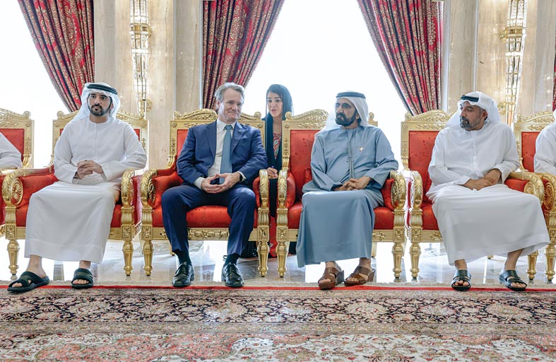 محمد بن راشد يلتقي رئيس مجلس إدارة بنك أوف أمريكا