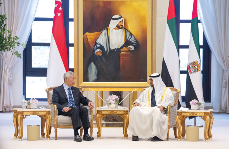 رئيس الدولة: الإمارات وسنغافورة تجربتان رائدتان للتنمية ومركزان للتجارة والمال ونموذجان للتسامح والتعايش