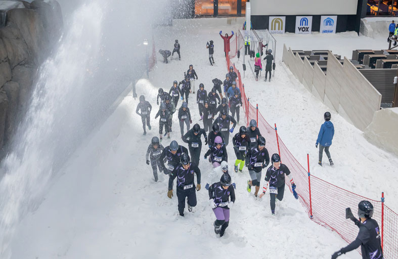 500 مشارك يشعلون المنافسة في النسخة 14 من تحدي الثلج في سكي دبي