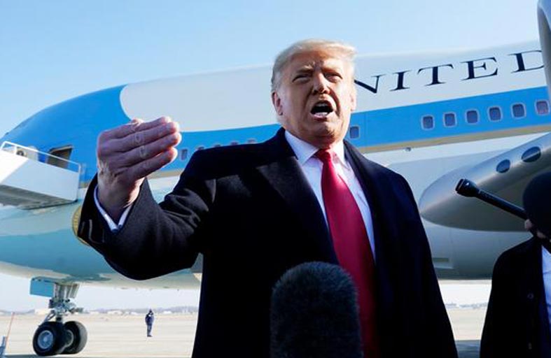 مقربون من ترامب يجمعون عشرات الآلاف من الدولارات