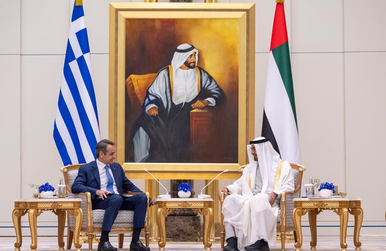 محمد بن زايد ورئيس وزراء اليونان يبحثان الشراكة الاستراتيجية بين البلدين والتطورات الإقليمية والدولية