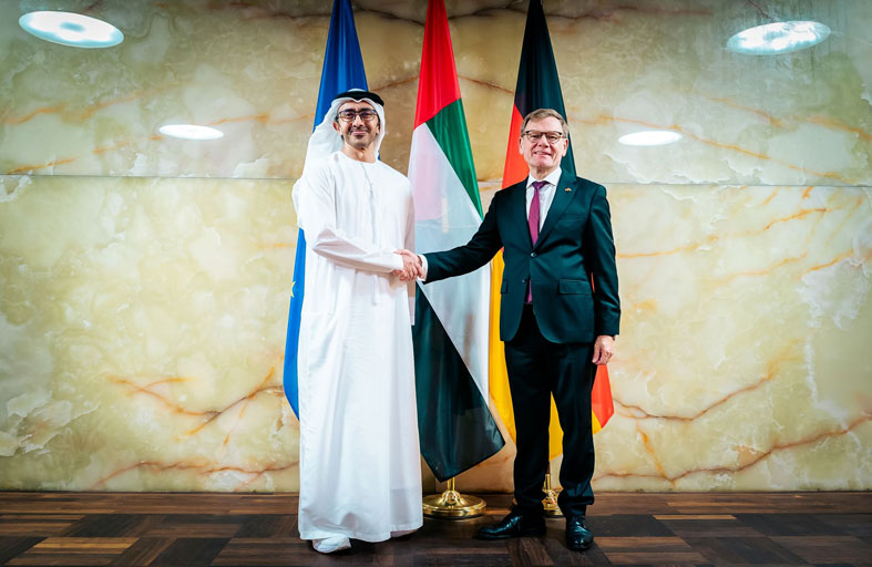 عبدالله بن زايد يلتقي وزير الخارجية الألماني.. ويبحثان تعزيز العلاقات الإستراتيجية بين البلدين 