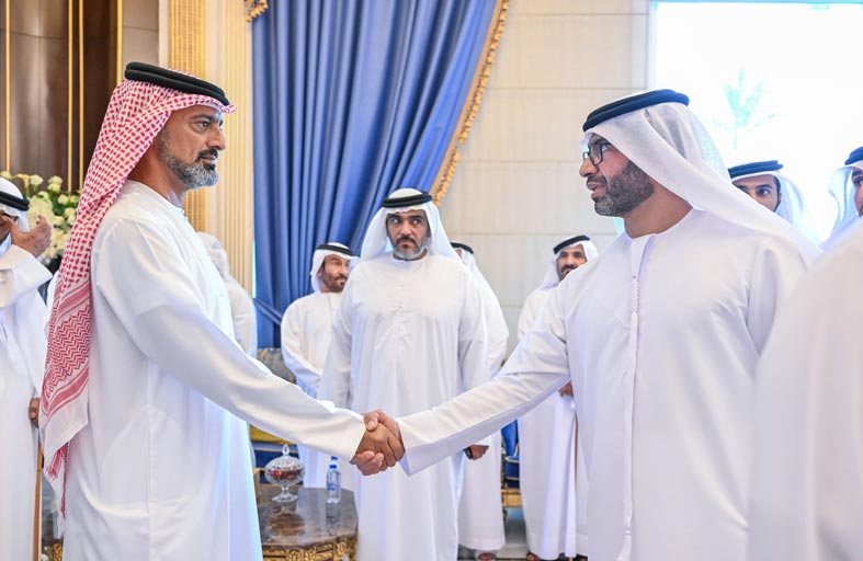 عمار النعيمي يقدم واجب العزاء في وفاة عبدالله سلطان بن غليطة الغفلي