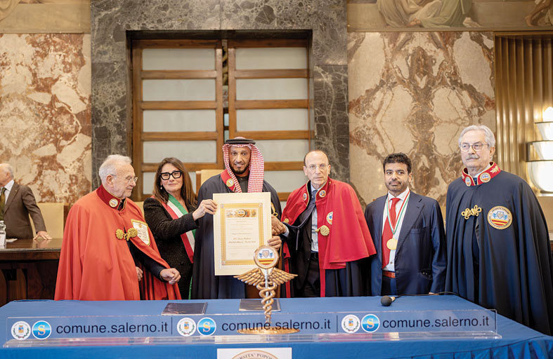 جامعة ساليرنو الطبية الإيطالية تمنح عبدالله آل حامد الدكتوراة الفخرية في العلوم الإنسانية وعضوية الكلية العليا