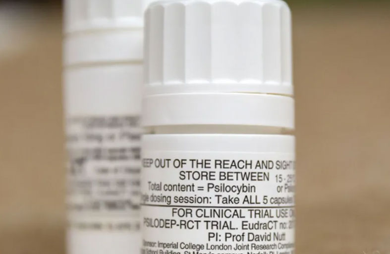 أول دولة في العالم تشرع منح عقار النشوة للمرضى