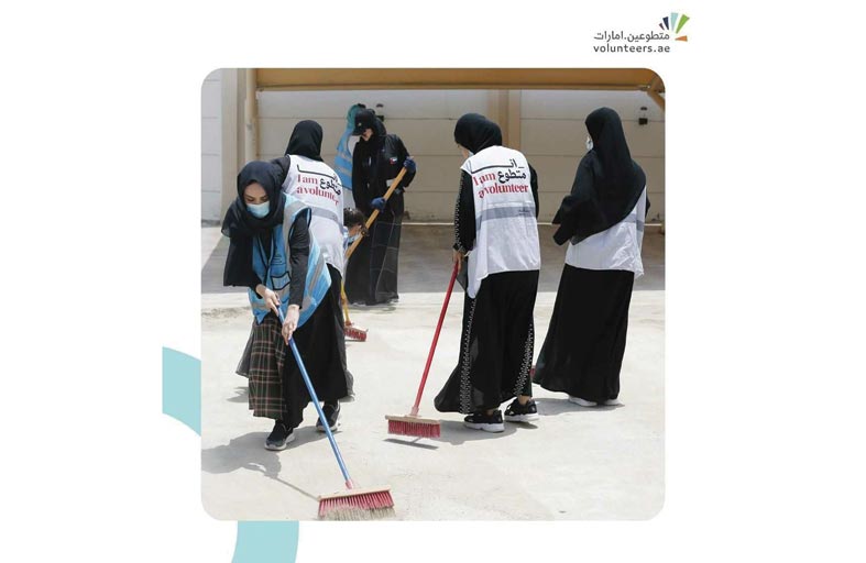 أكثر من 100 متطوع من شكراً لعطائك بمبادرة معكم يداً بيد  لإزالة أضرار الأمطار في الفجيرة 