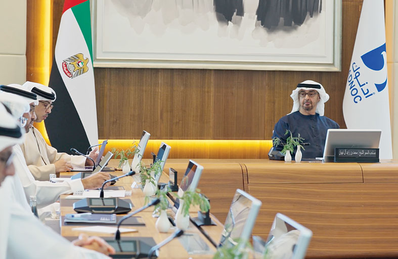 رئيس الدولة : الإمارات ماضية في تطوير قدراتها وخبراتها وتنويعهما في قطاع الطاقة كونه العمود الفقري لجهود التنمية  