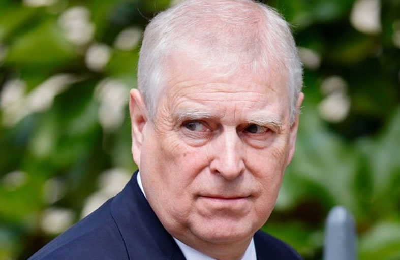 طرد الأمير أندرو من المقر الملكي وتجريده من الألقاب 