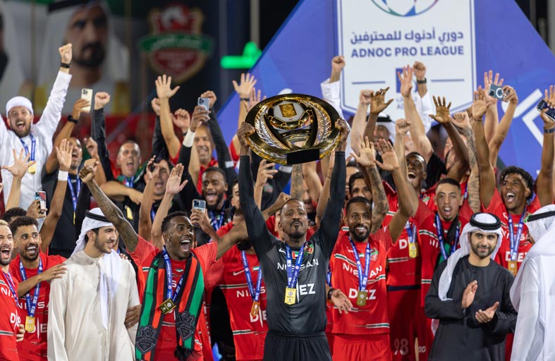 جياني انفانتينو يهنئ شباب الأهلي بلقب دوري أدنوك للمحترفين