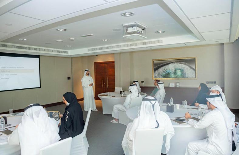 القيادات الحكومية في عجمان تناقش التقدم المحرز في خطة الإمارة 2030