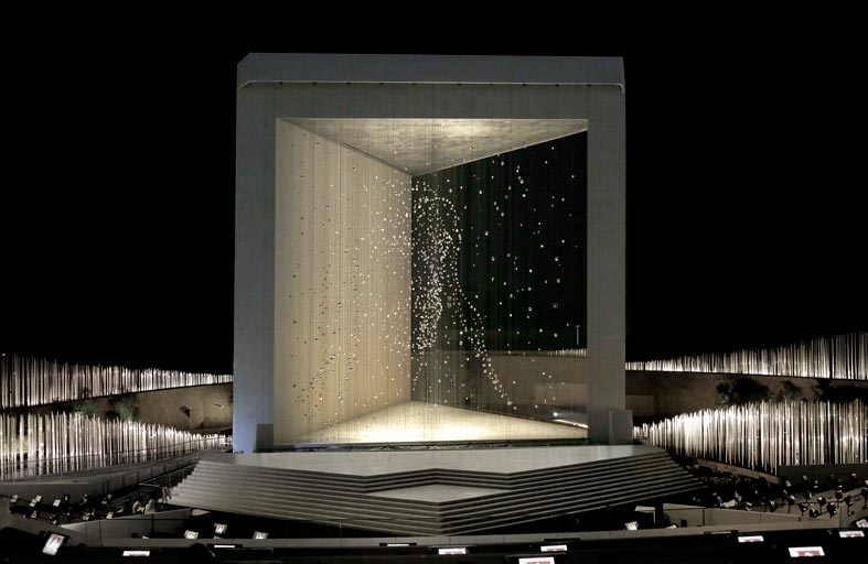 صرح زايد المؤسس يحتفي بيوم المرأة الإماراتية ويسلط الضوء على إنجازاتها