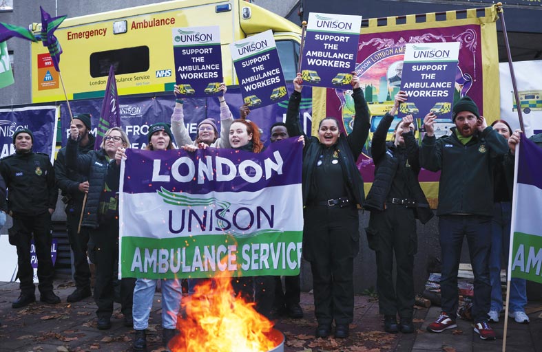 الإضرابات تشل بريطانيا.. وطواقم الإسعاف تفاقم الأزمة