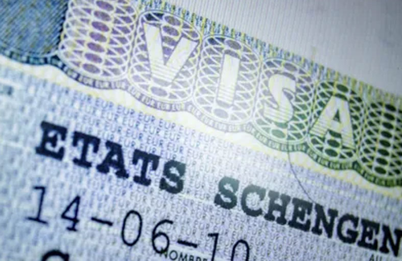 الجزائريون ينفقون عشرات الملايين على تأشيرات شنغن